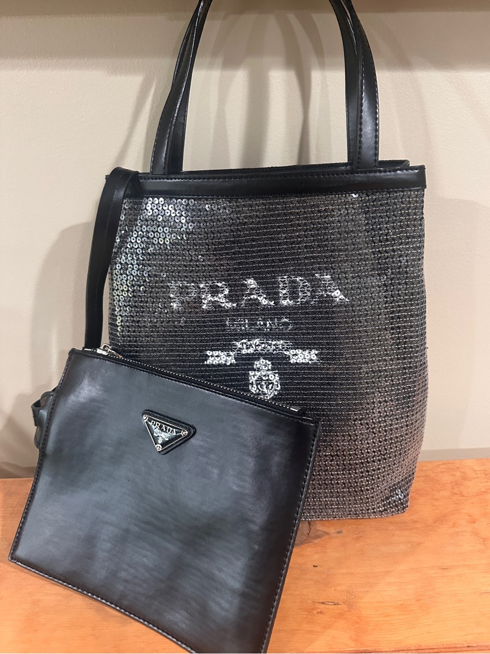 🔥WKND SALE🔥 Prada 1BG417 Tote with Removable Patent Leather Pouch - READ DETAILS - Picture 3 of 8